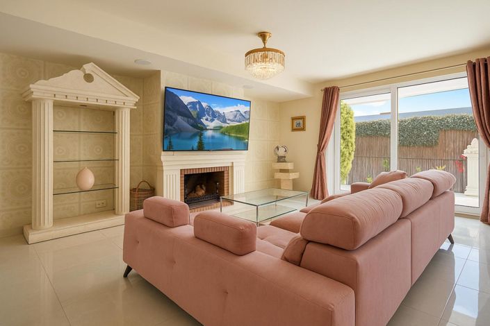 Image No.5-4 Bed Property for sale