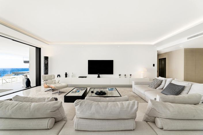 Image No.12-4 Bed Property for sale