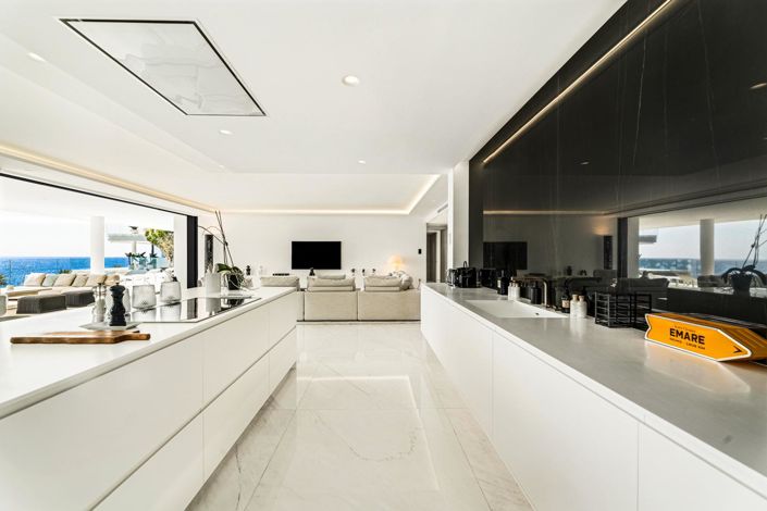 Image No.13-4 Bed Property for sale