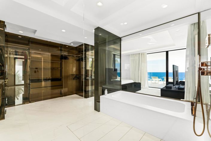 Image No.14-4 Bed Property for sale