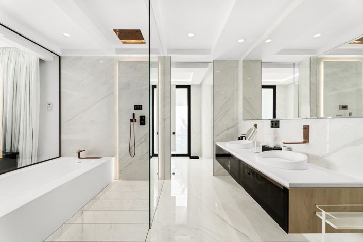 Image No.15-4 Bed Property for sale