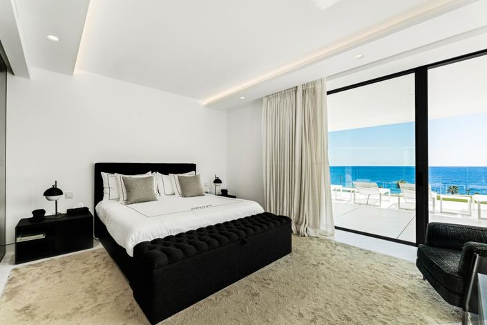 Image No.20-4 Bed Property for sale