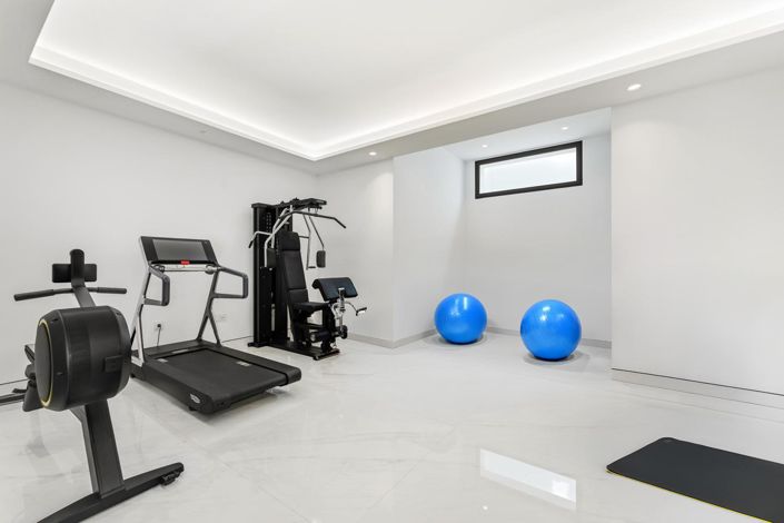 Image No.24-4 Bed Property for sale