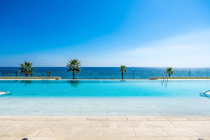 Image No.4-4 Bed Property for sale