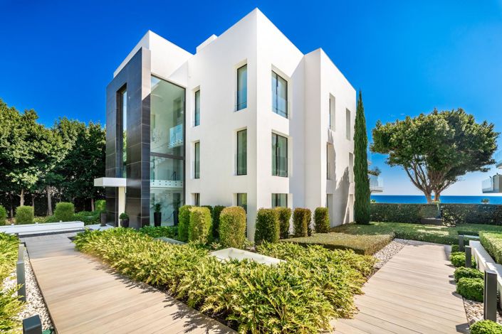 Image No.5-4 Bed Property for sale