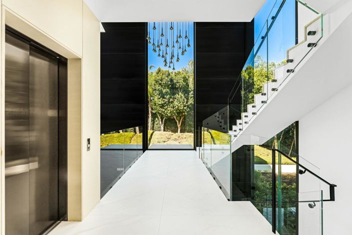 Image No.7-4 Bed Property for sale