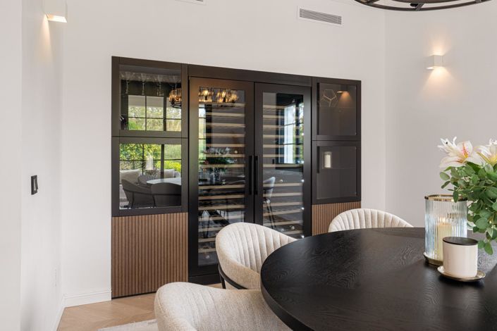 Image No.7-6 Bed Property for sale