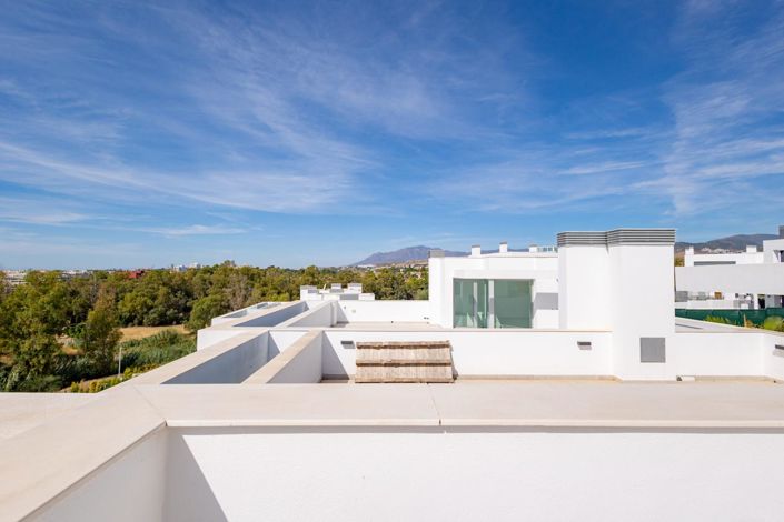 Image No.6-3 Bed Property for sale