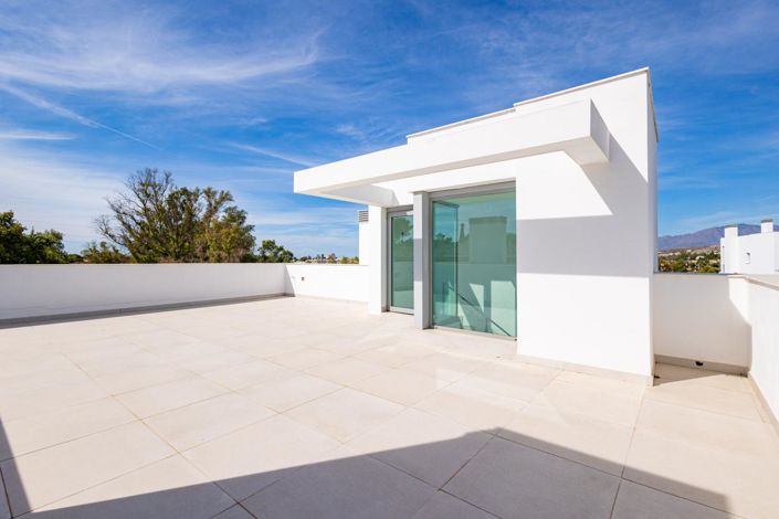 Image No.7-3 Bed Property for sale