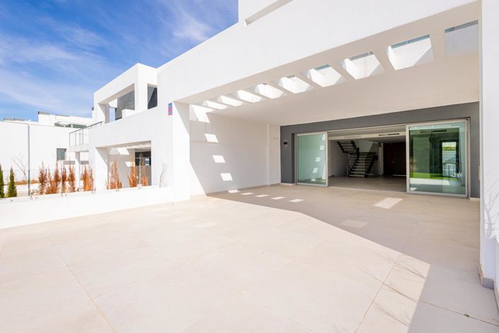 Image No.8-3 Bed Property for sale