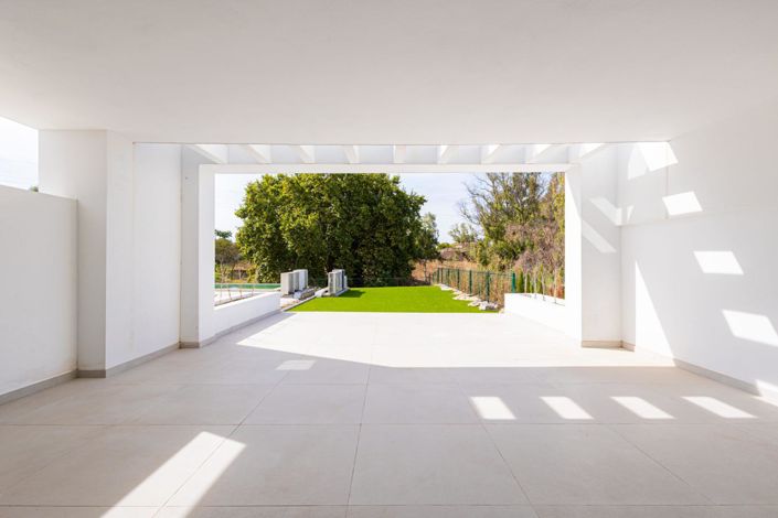 Image No.9-3 Bed Property for sale