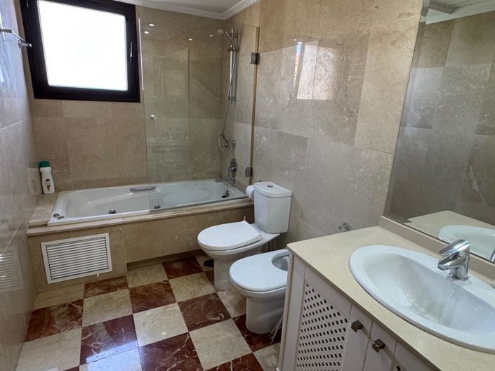 Image No.14-3 Bed Property for sale