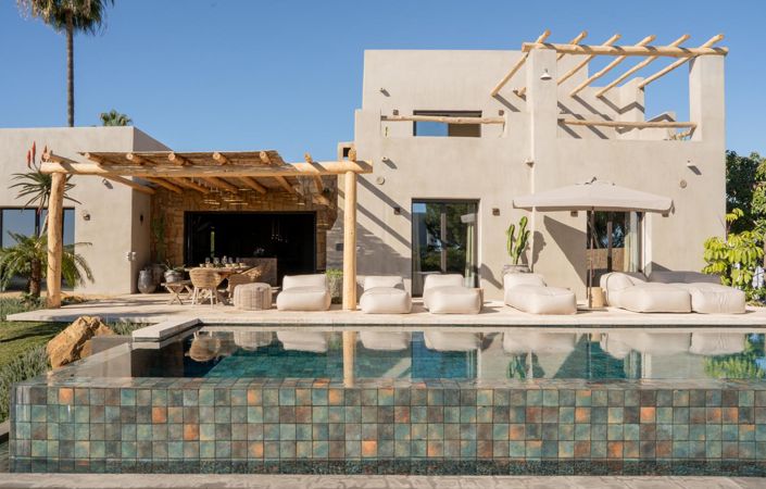 Image No.19-5 Bed Property for sale