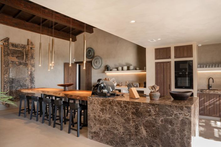 Image No.5-5 Bed Property for sale