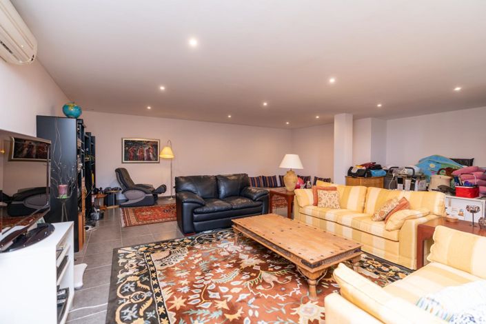 Image No.10-4 Bed Property for sale