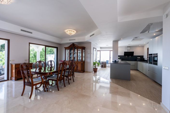 Image No.31-4 Bed Property for sale