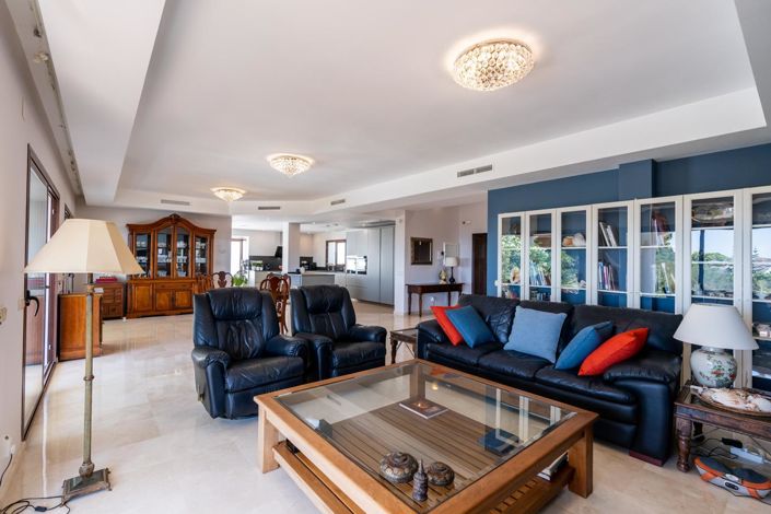 Image No.36-4 Bed Property for sale