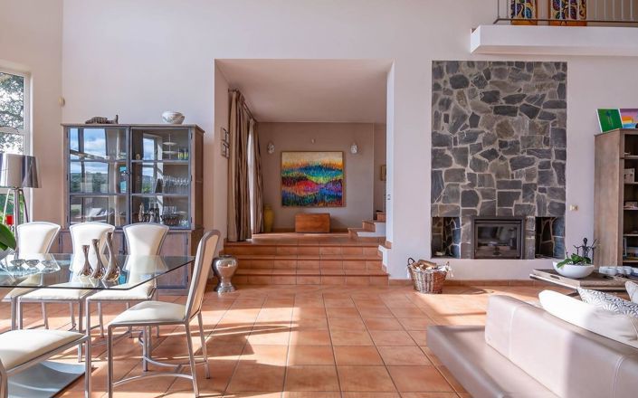 Image No.24-6 Bed Property for sale