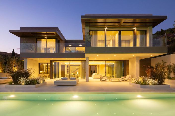 Image No.1-5 Bed Property for sale