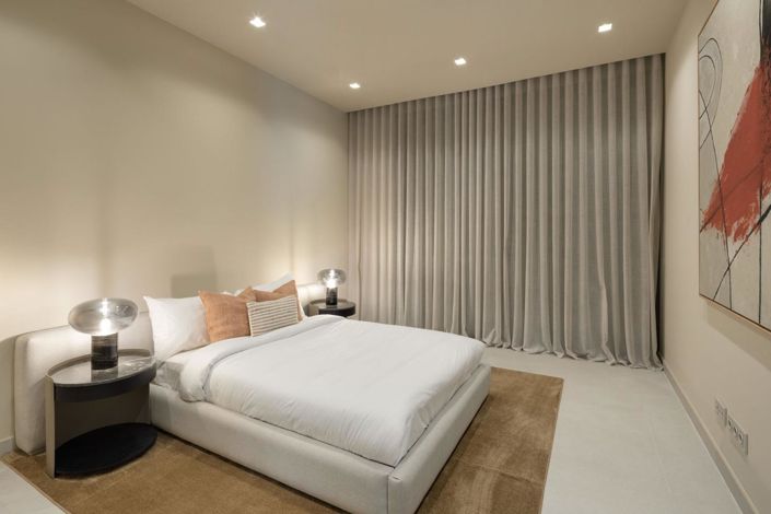 Image No.23-5 Bed Property for sale