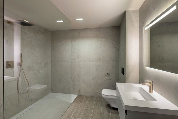 Image No.24-5 Bed Property for sale