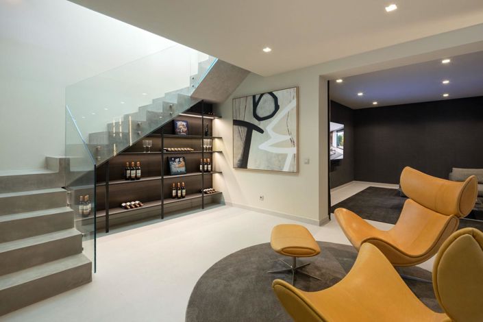 Image No.25-5 Bed Property for sale