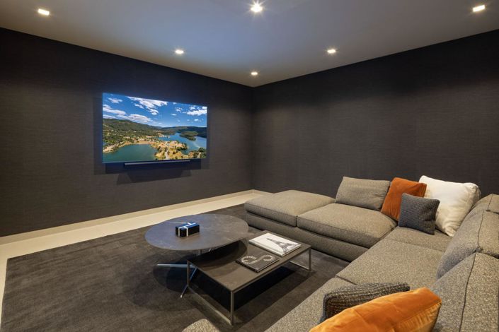 Image No.27-5 Bed Property for sale