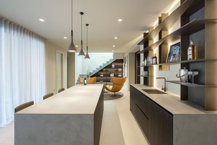 Image No.28-5 Bed Property for sale