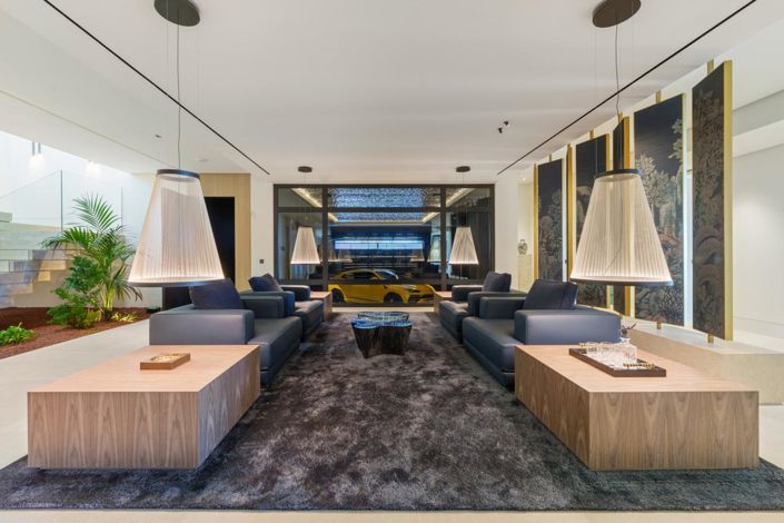 Image No.22-8 Bed Property for sale