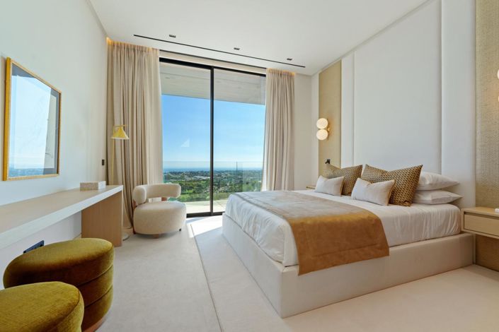 Image No.26-8 Bed Property for sale