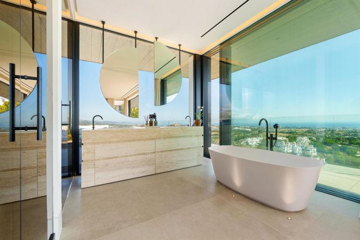 Image No.33-8 Bed Property for sale