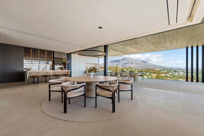 Image No.42-8 Bed Property for sale