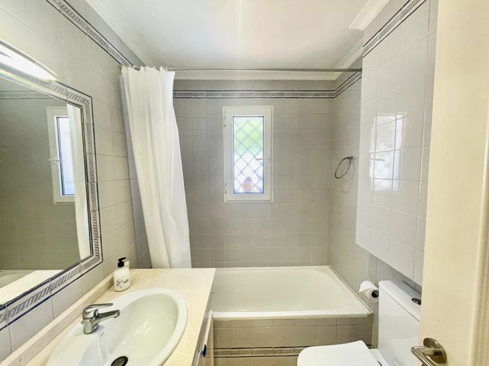 Image No.14-5 Bed Property for sale