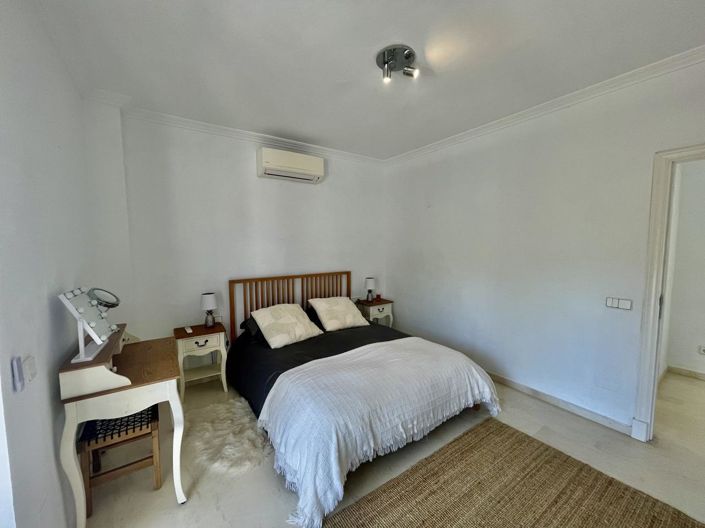 Image No.4-5 Bed Property for sale