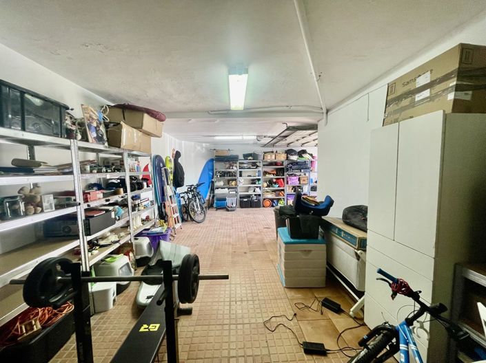 Image No.41-5 Bed Property for sale