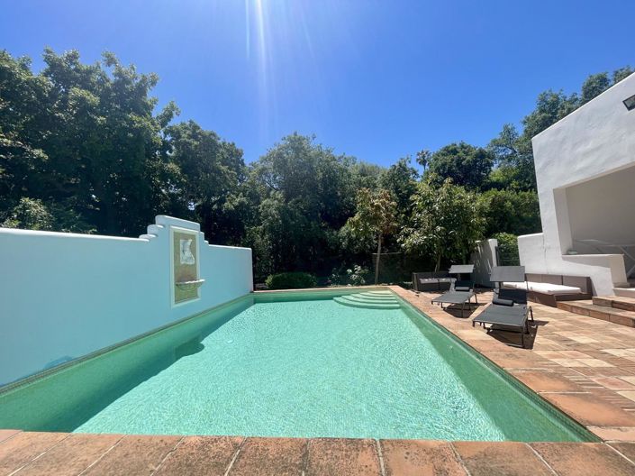 Image No.50-5 Bed Property for sale