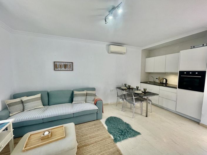 Image No.7-5 Bed Property for sale