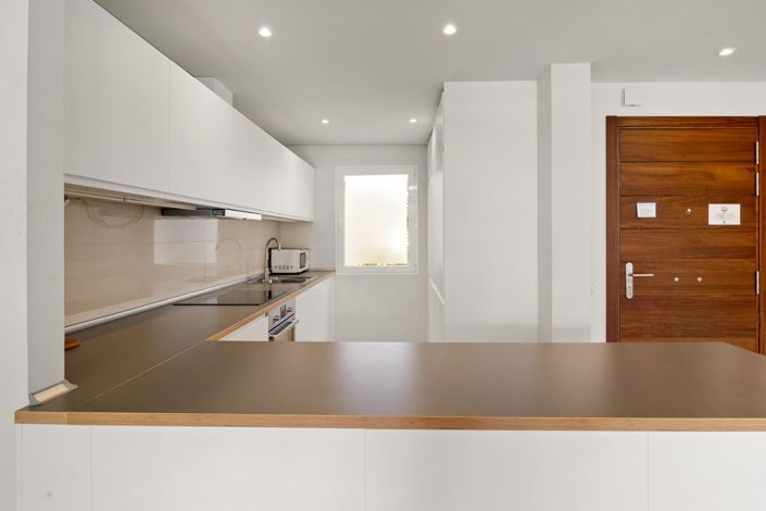 Image No.14-2 Bed Property for sale