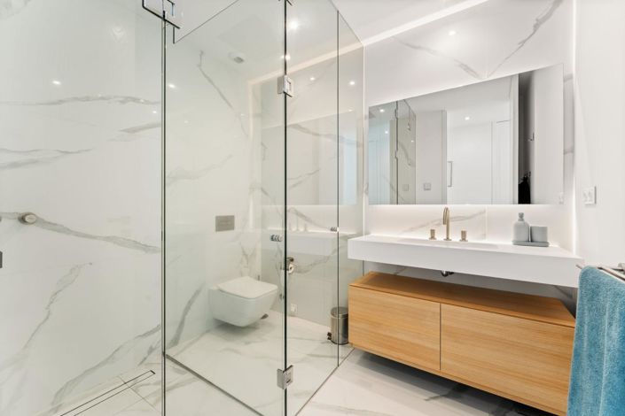 Image No.11-3 Bed Property for sale