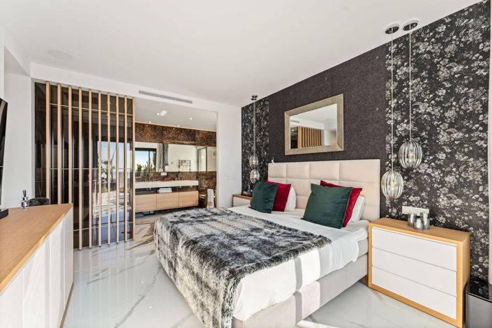 Image No.17-3 Bed Property for sale