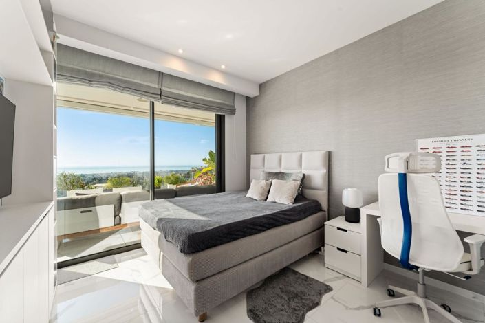 Image No.21-3 Bed Property for sale