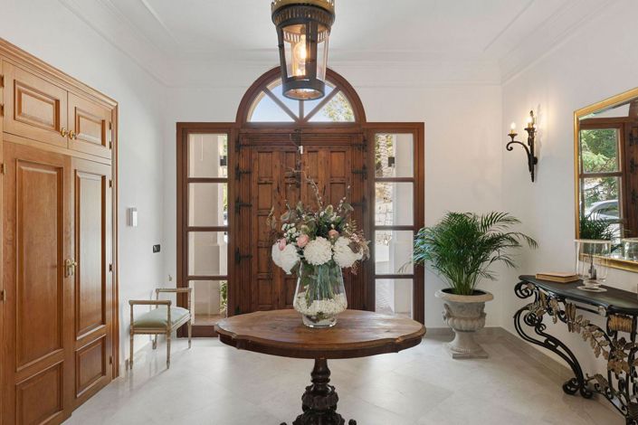 Image No.2-4 Bed Property for sale