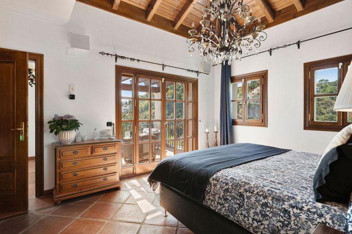 Image No.23-4 Bed Property for sale