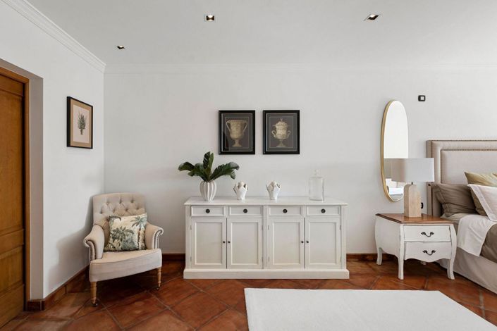 Image No.32-4 Bed Property for sale