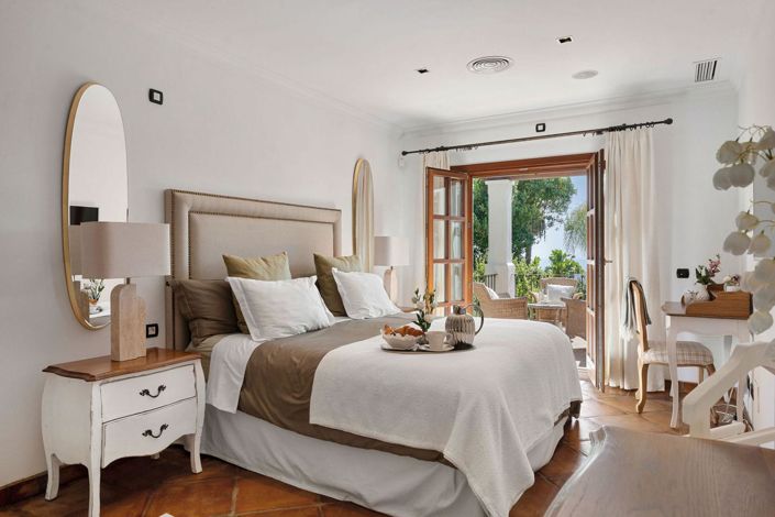 Image No.35-4 Bed Property for sale