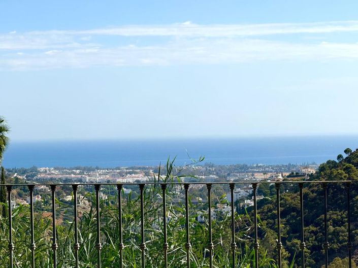 Image No.43-4 Bed Property for sale