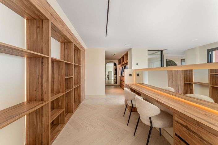 Image No.19-4 Bed Property for sale