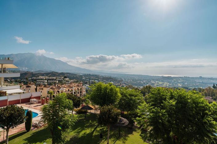 Image No.30-4 Bed Property for sale