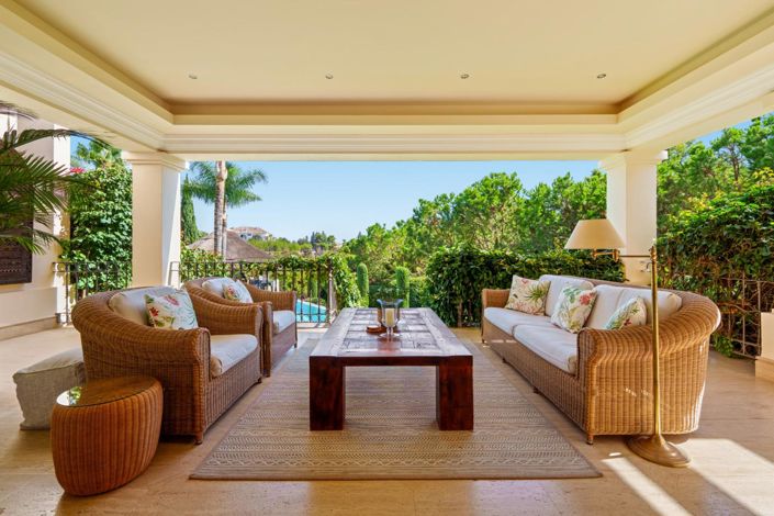 Image No.15-6 Bed Property for sale