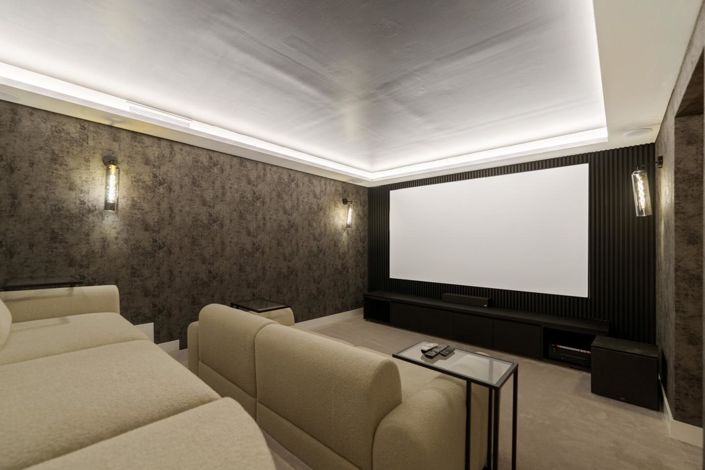 Image No.11-6 Bed Property for sale